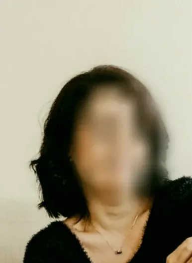 Amira, 38