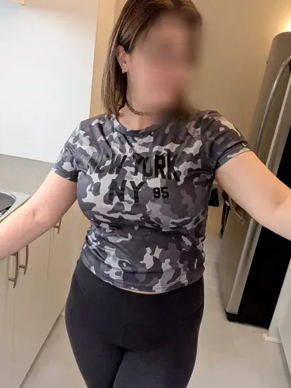 Andrea, 29