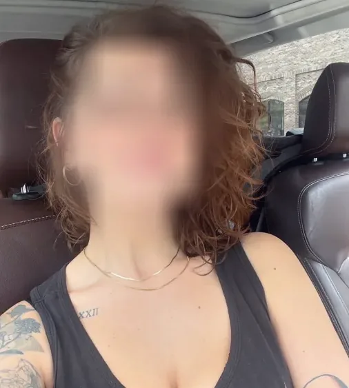 Carina, 39
