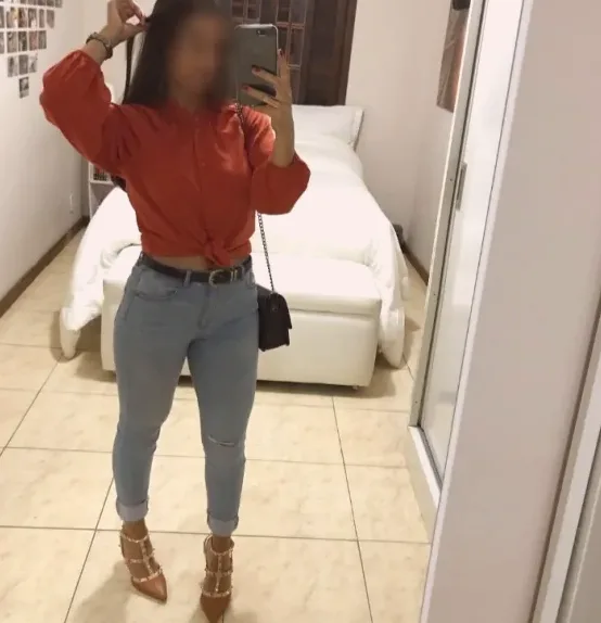 Carla, 34