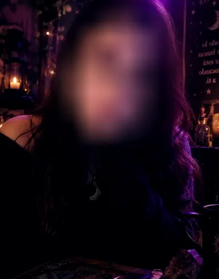 Charlotte, 33