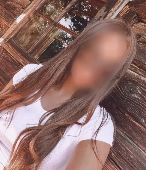 Janina, 27