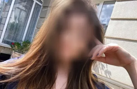 Juliane, 19