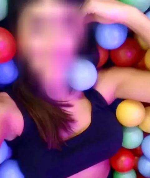 Laura, 33