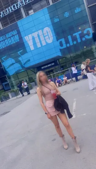 Leonie, 28