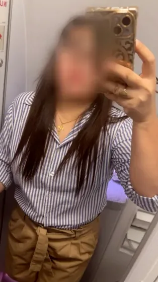 Lilly, 38