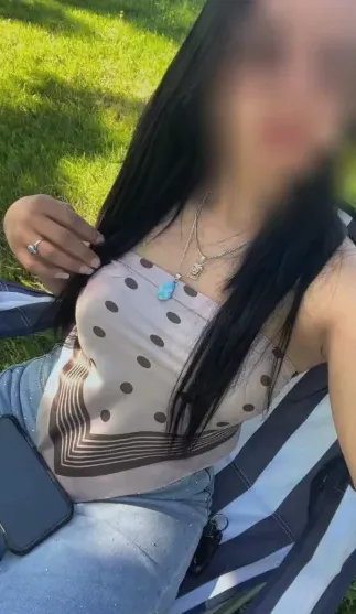 Marie, 25