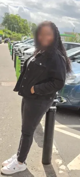 Nina, 33
