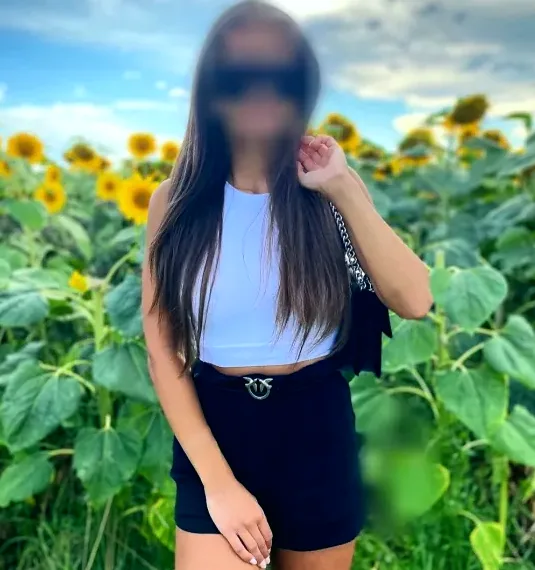 Rebecca, 25