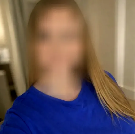 Sabrina, 39