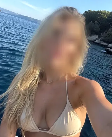 Saskia, 27