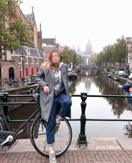 Saskia, 35