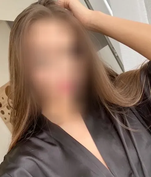 Viktoria, 32