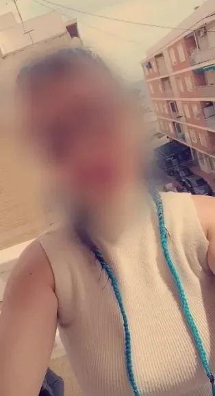 Yvonne, 32