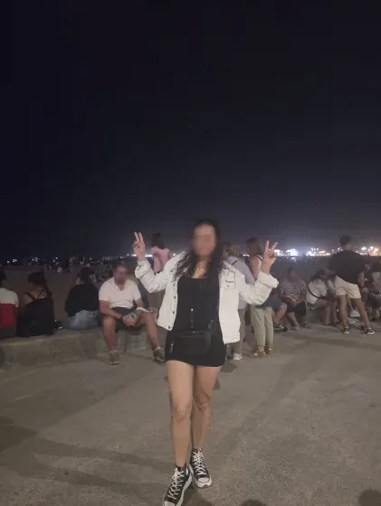 Yvonne, 37