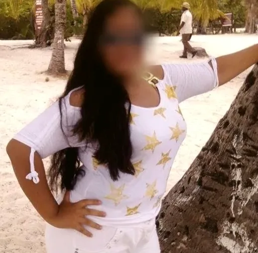 Zeynep, 28